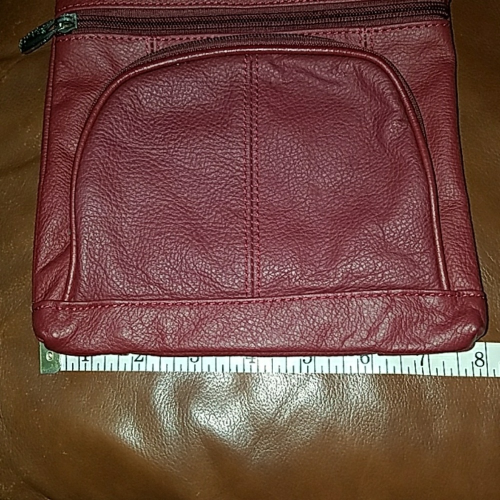 BRAND NEW cross body bag. - Picture 6 of 8